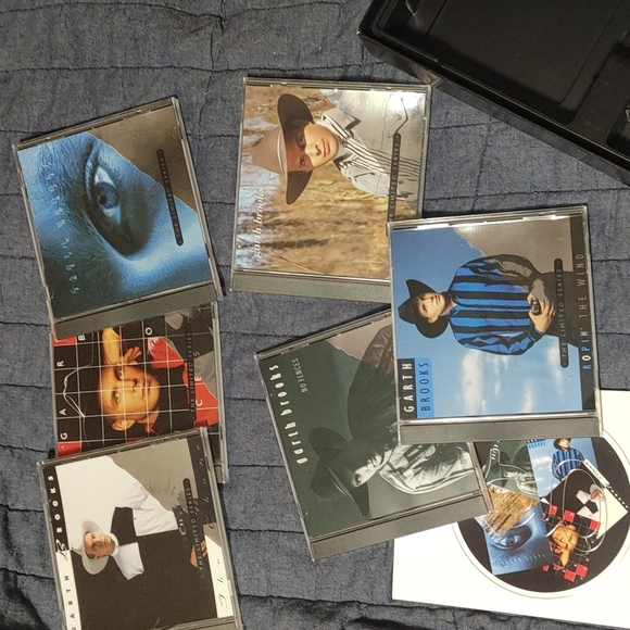Garth Brooks. The Limited Collection. CD Box set. - Picture 3 of 5